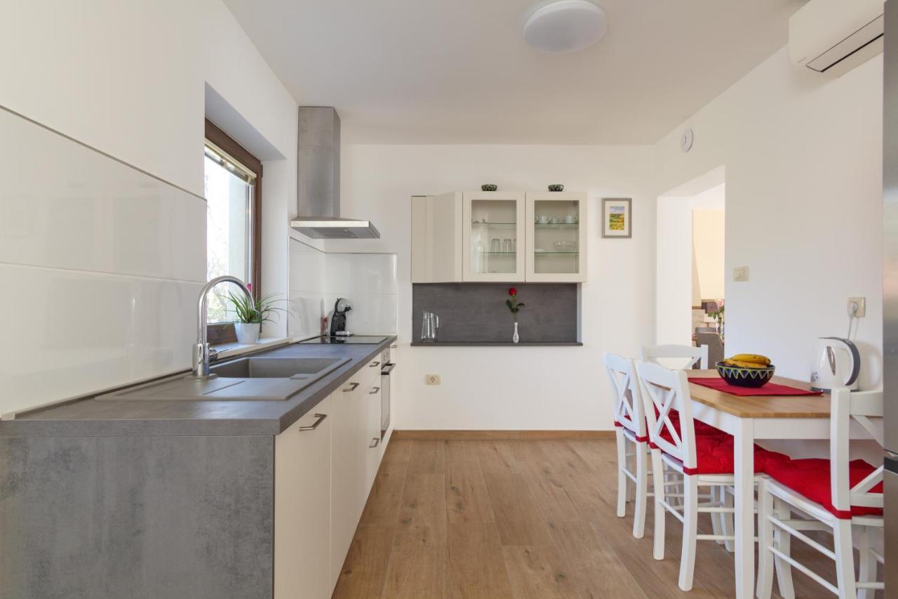 Apartmani Ravan Cernik  外观 照片